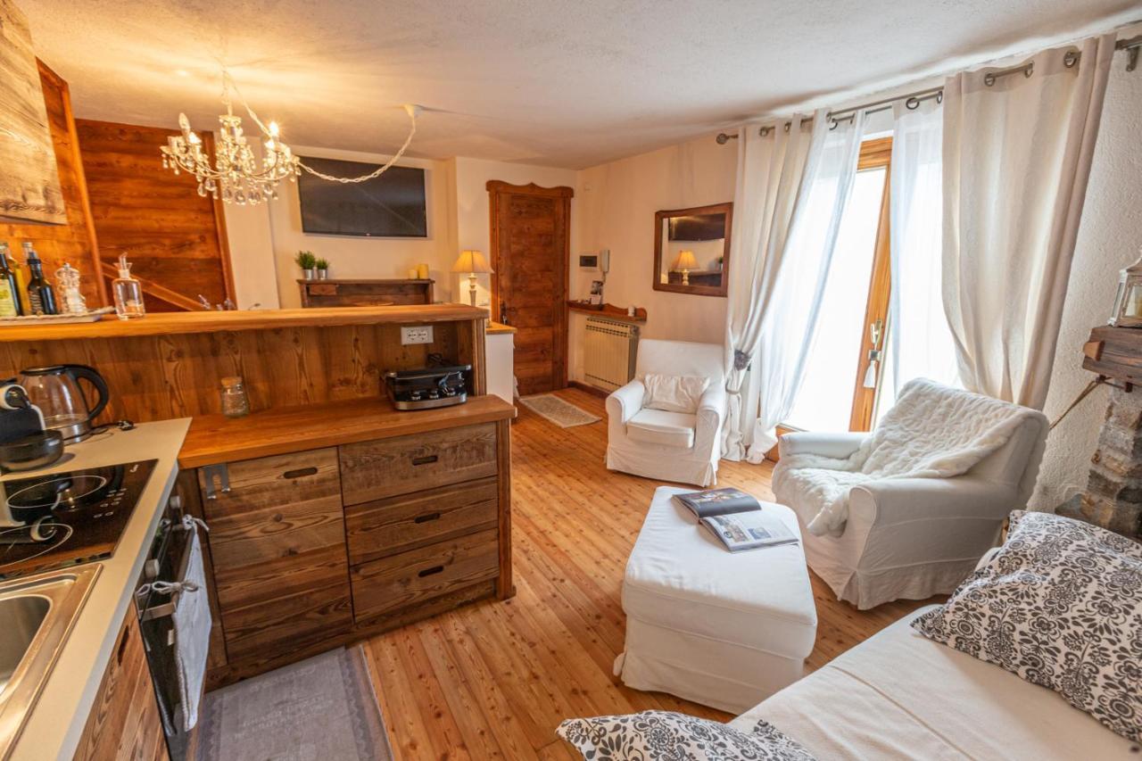 L'Atelier Du Temps - Le Petit Refuge Appartement Конье Экстерьер фото