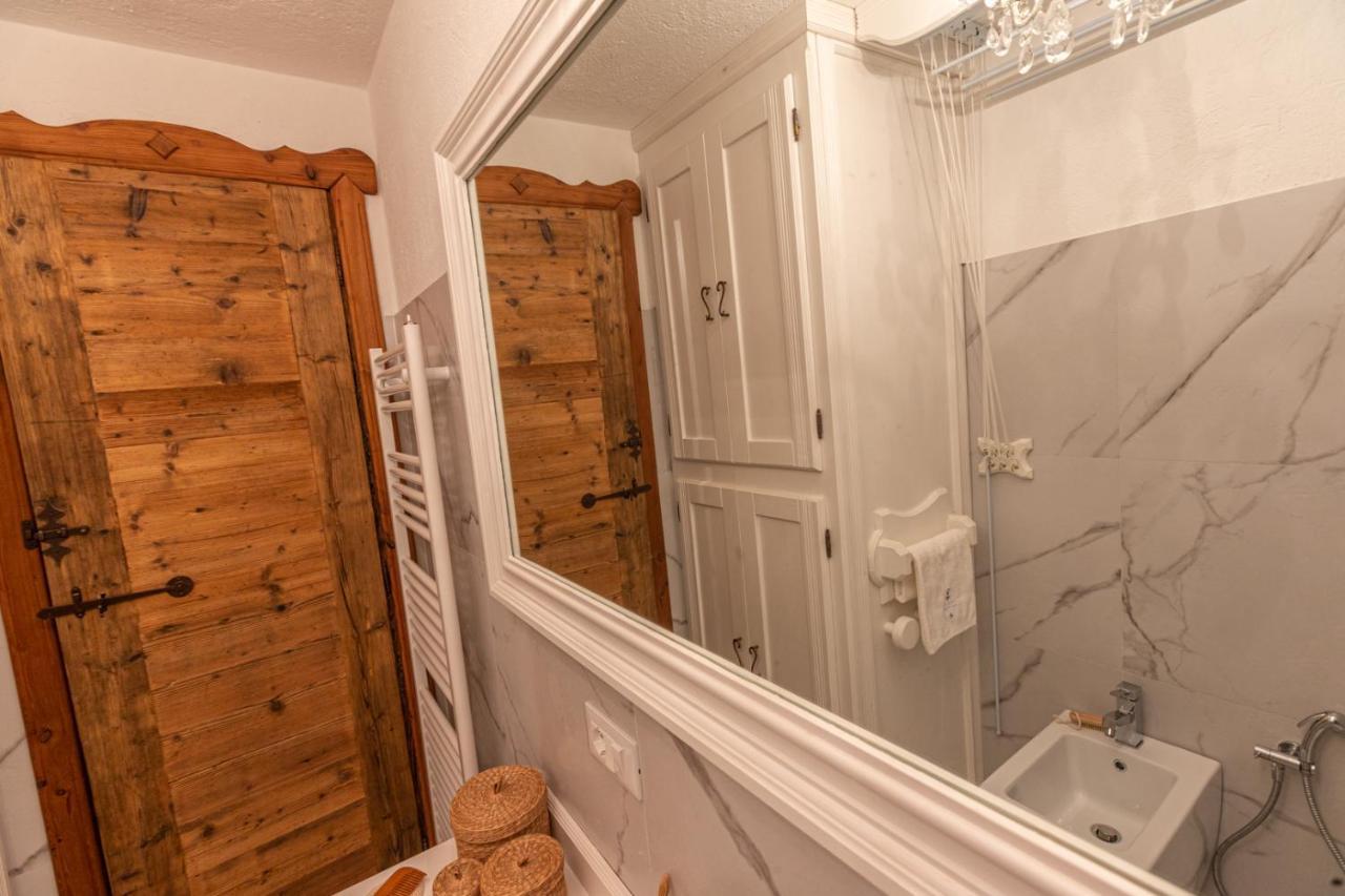 L'Atelier Du Temps - Le Petit Refuge Appartement Конье Экстерьер фото